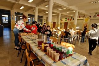 V hodinách už děti neruší, že mají hlad. Ostravské škole pomohly snídaně zdarma - Novinky